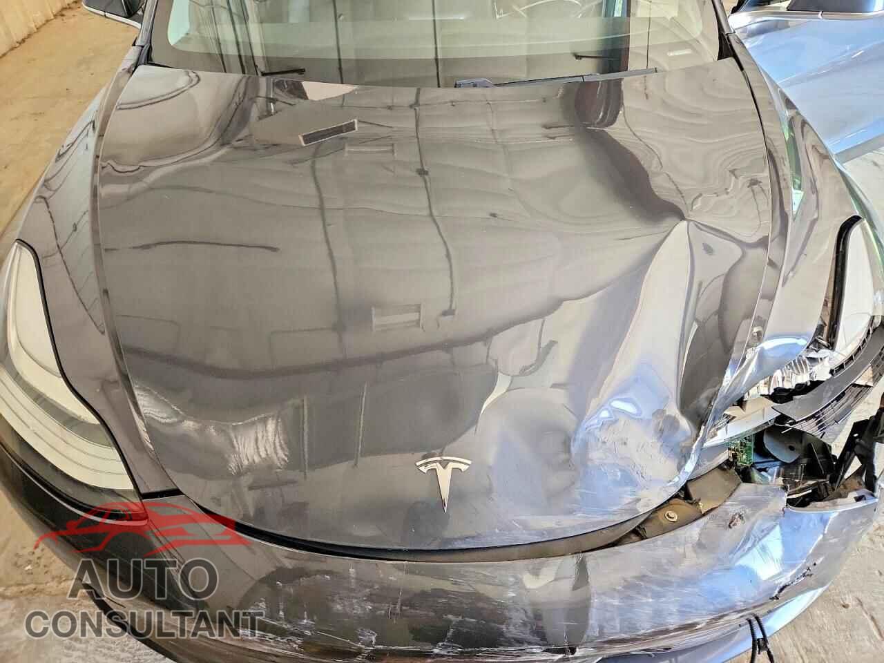 TESLA MODEL 3 2018 - 5YJ3E1EA5JF034623