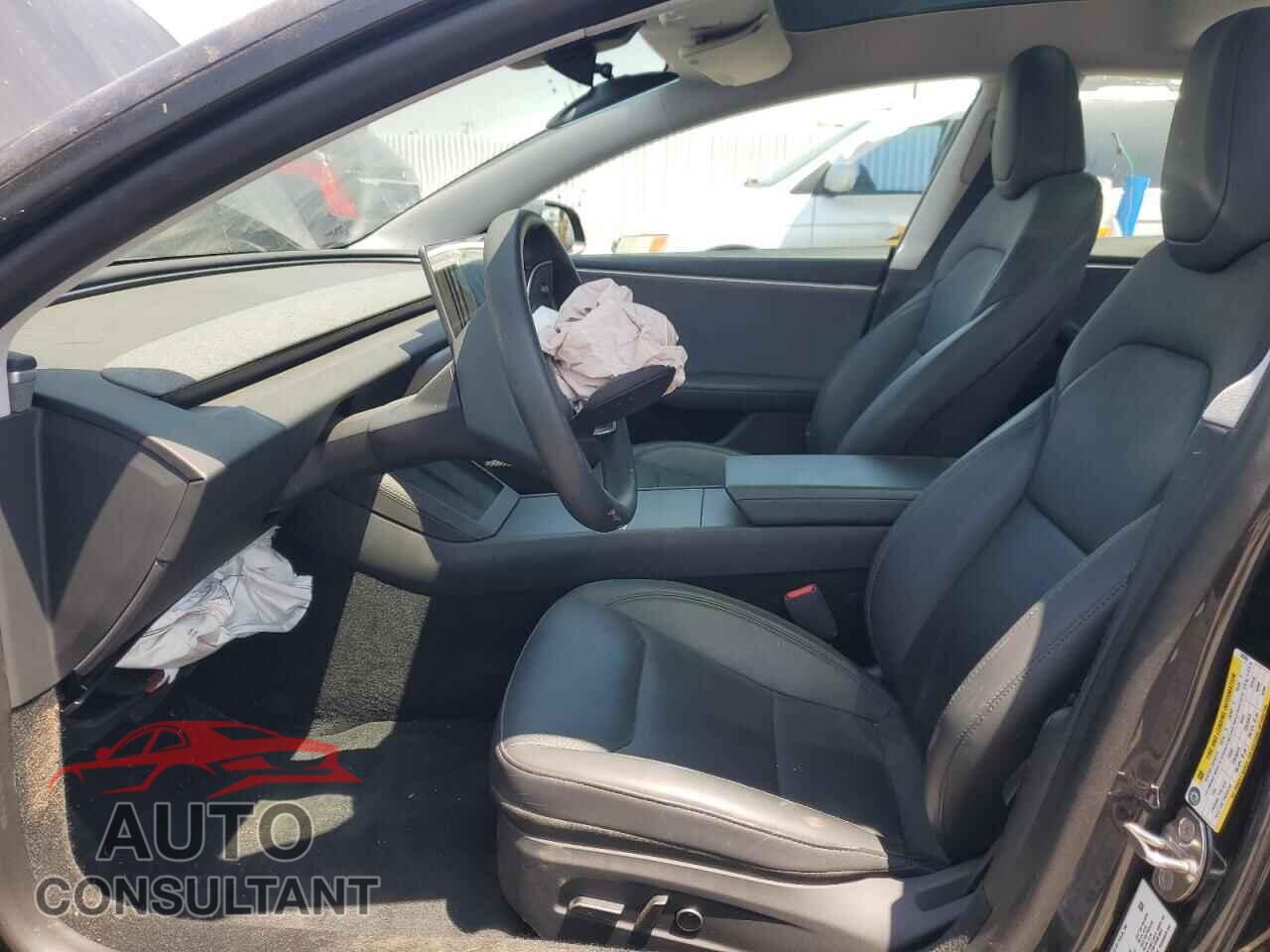TESLA MODEL 3 2024 - 5YJ3E1EA7RF743355