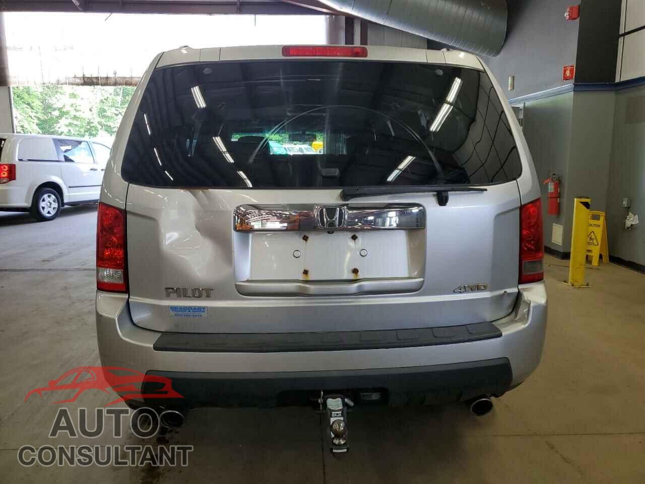 HONDA PILOT 2011 - 5FNYF4H64BB007961