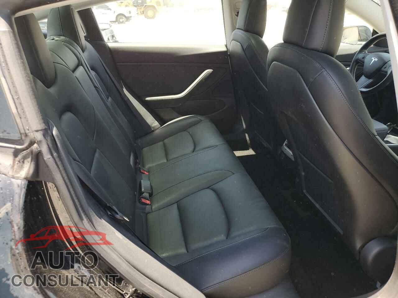 TESLA MODEL 3 2018 - 5YJ3E1EA4JF156681