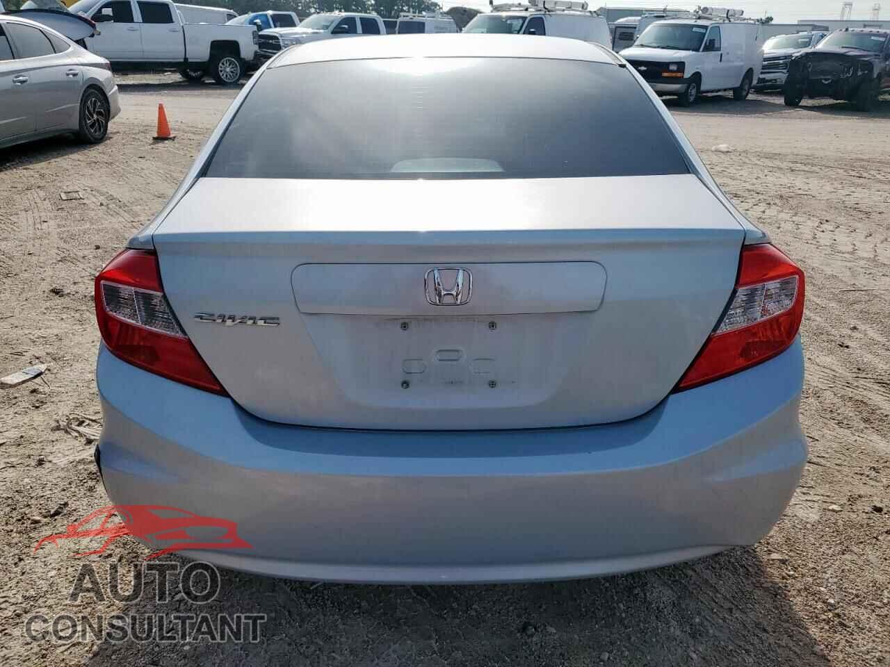 HONDA CIVIC 2012 - 2HGFB2F52CH551289