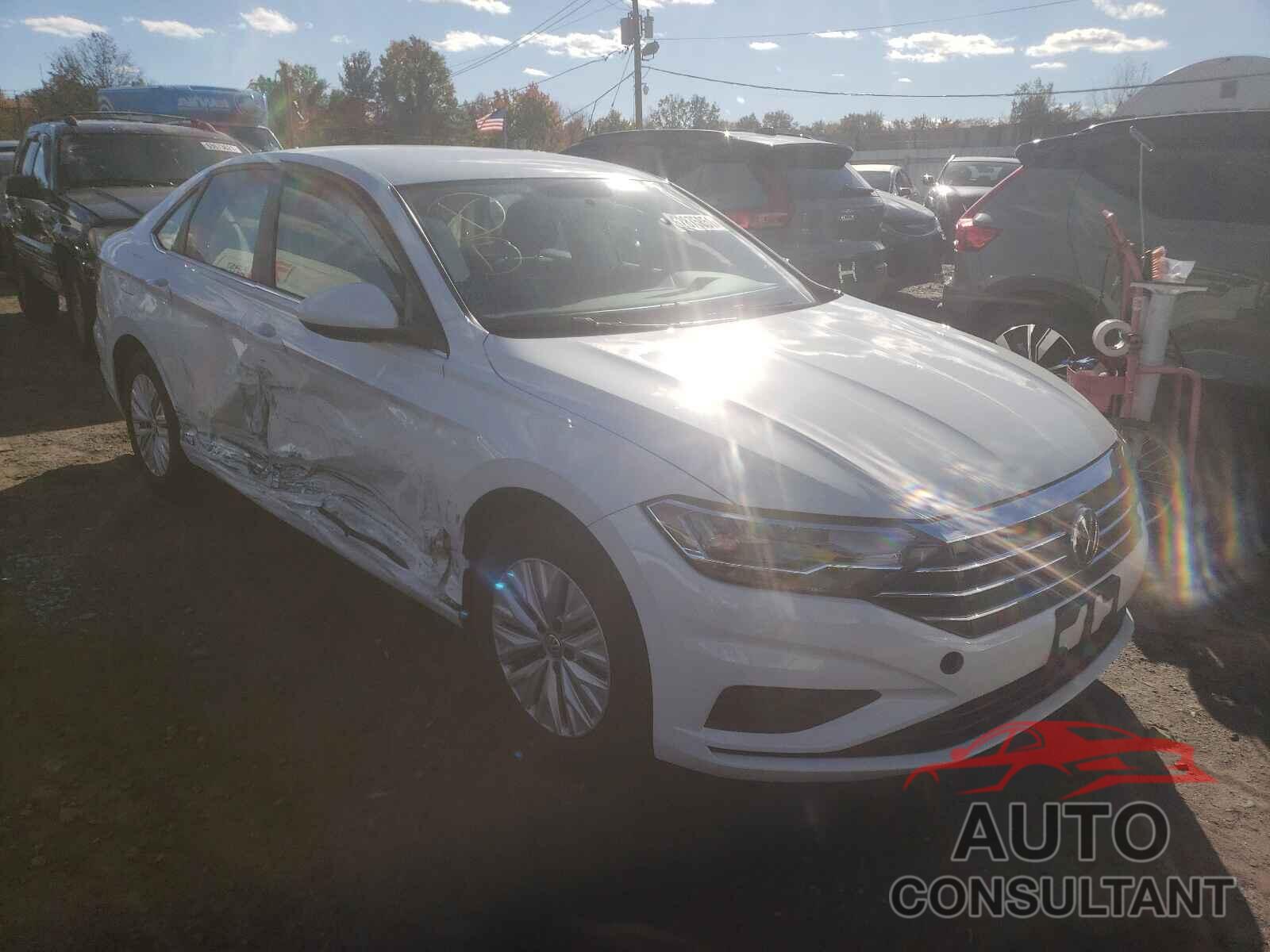 VOLKSWAGEN JETTA 2019 - 3VWN57BU1KM261036
