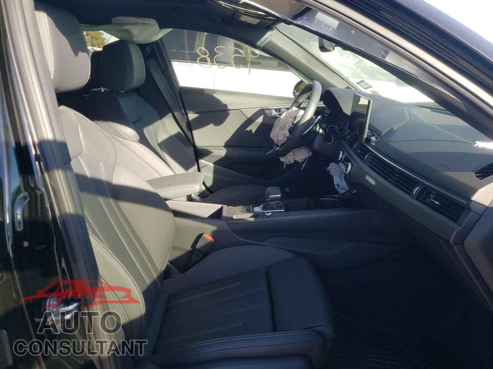 AUDI A4 2021 - WAUDAAF41MA044827