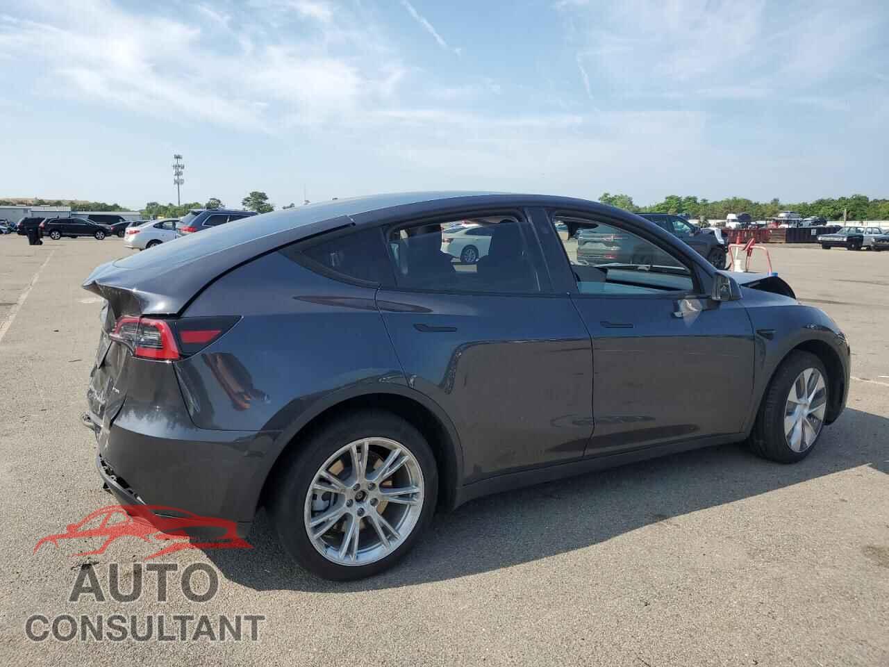 TESLA MODEL Y 2024 - 7SAYGDEE4RF090863
