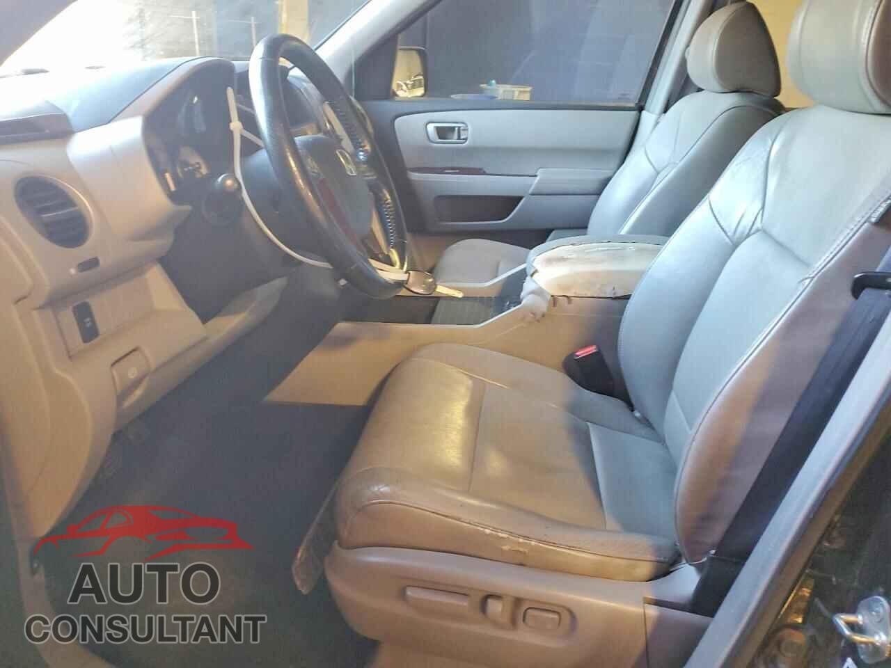 HONDA PILOT 2010 - 5FNYF4H50AB020972