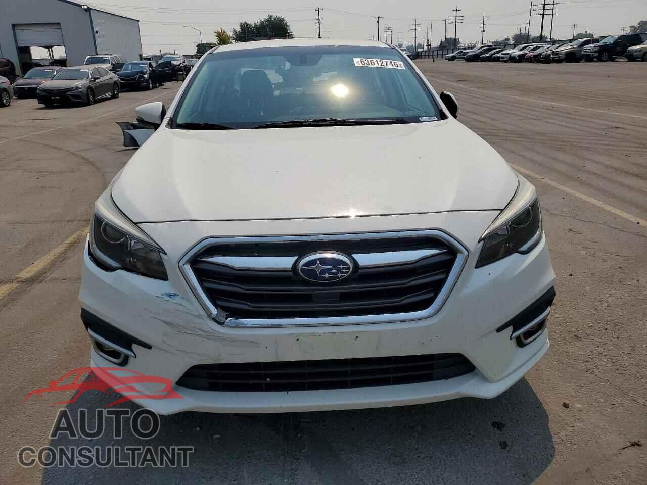 SUBARU LEGACY 2018 - 4S3BNAF61J3022410