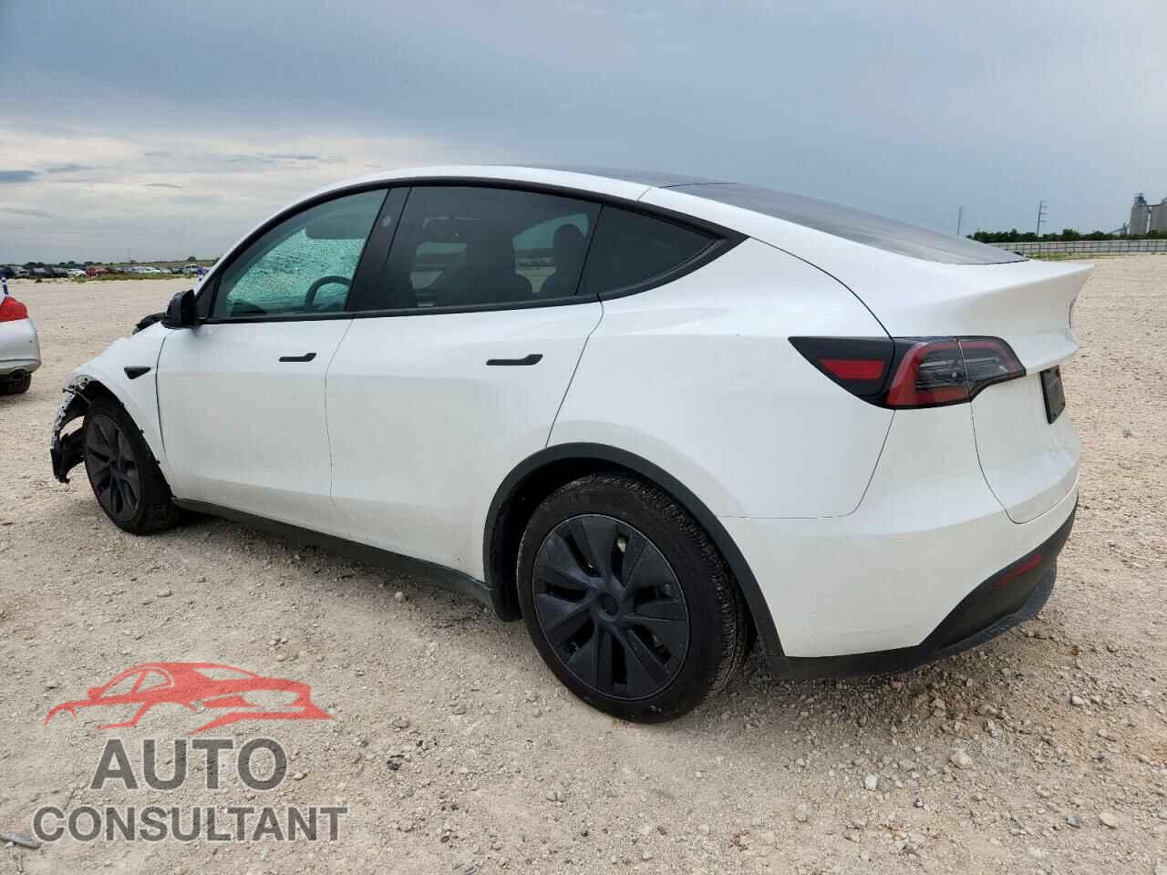 TESLA MODEL Y 2024 - 7SAYGAEE2RF177093