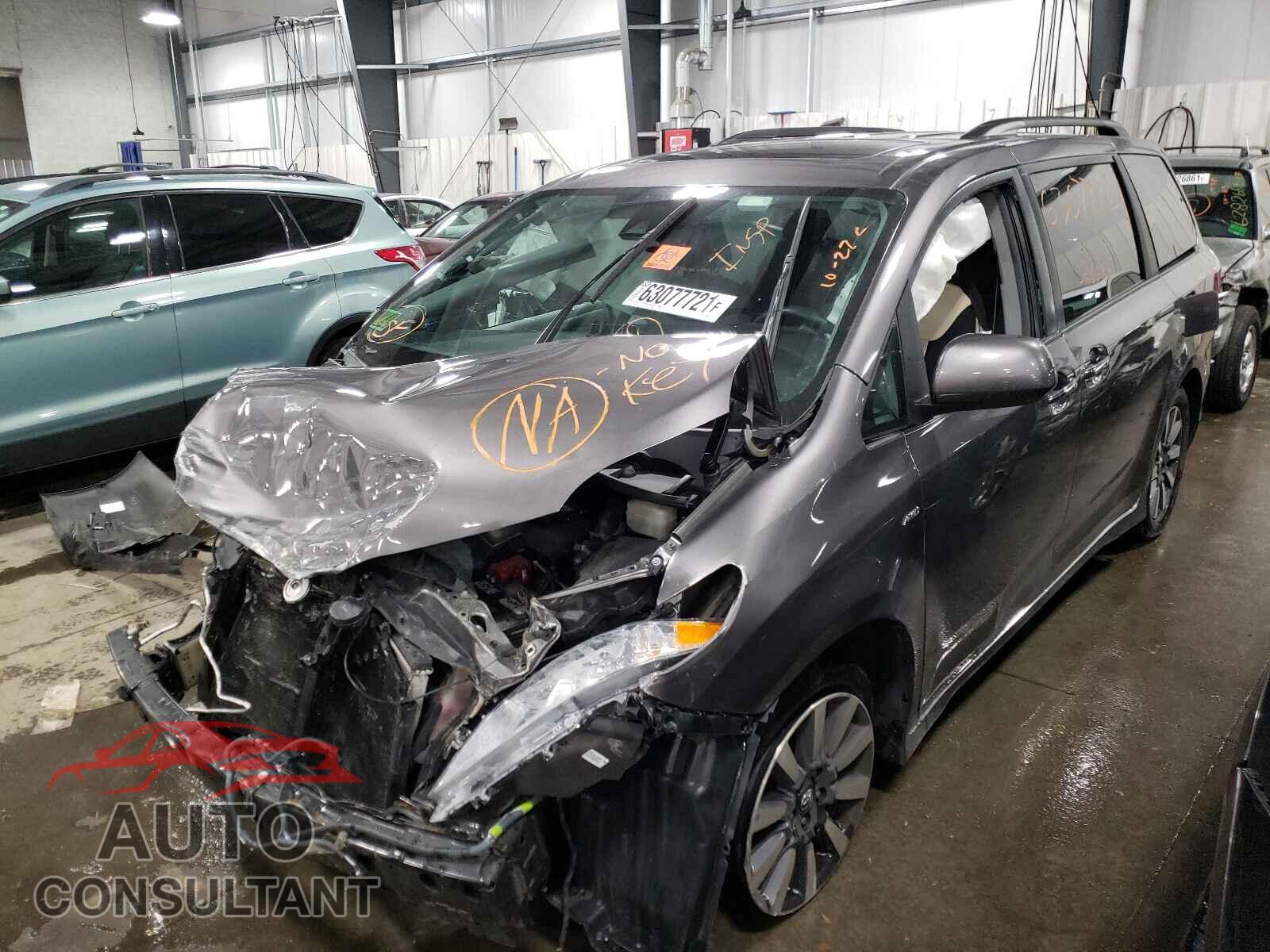 TOYOTA SIENNA 2018 - 5TDDZ3DC5JS200058