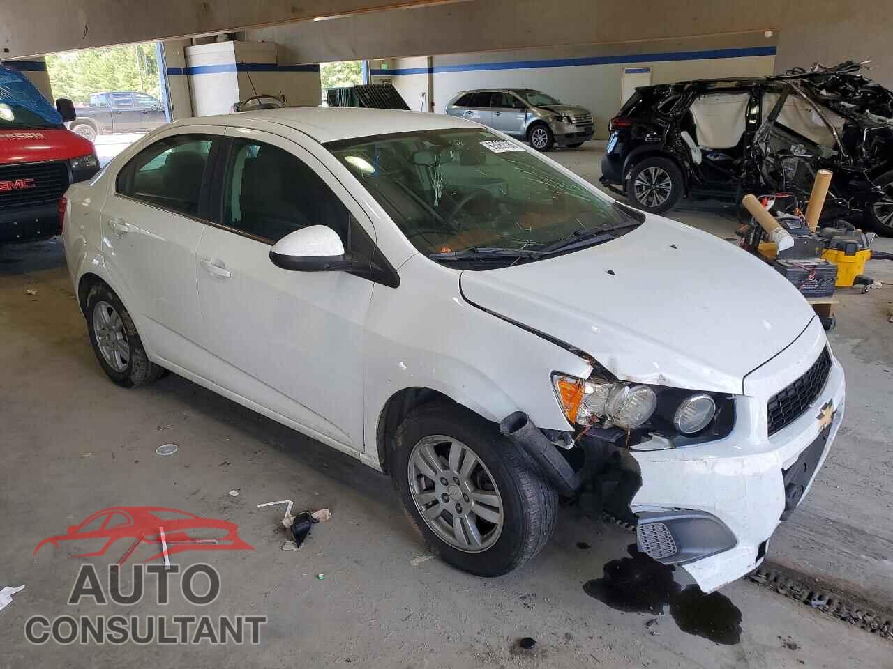 CHEVROLET SONIC 2015 - 1G1JC5SG9F4164831