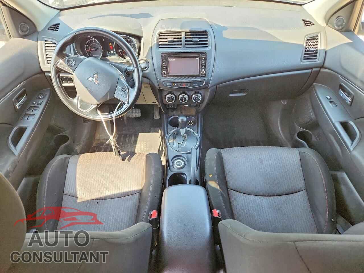 MITSUBISHI OUTLANDER 2017 - JA4AR3AW8HZ019637