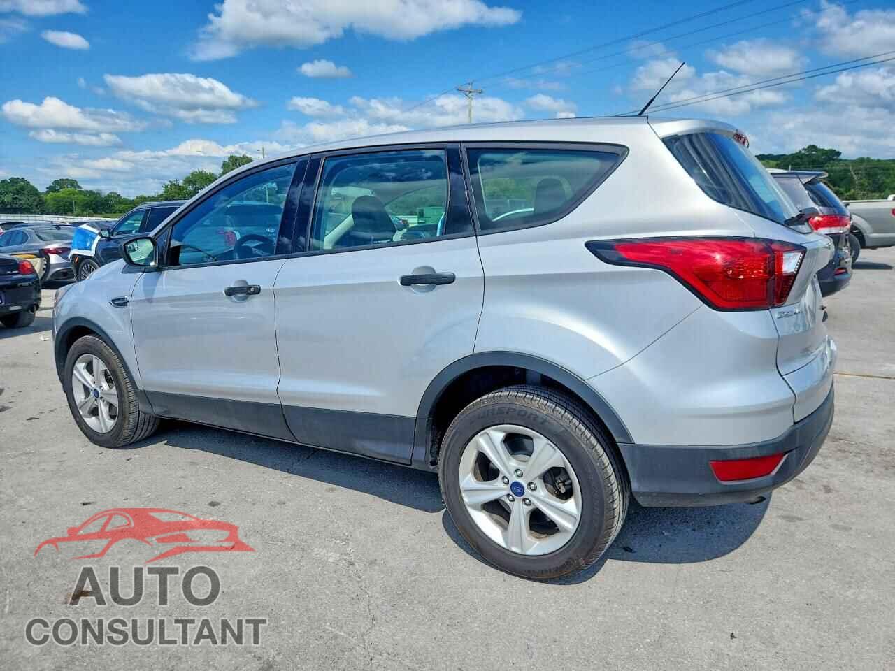 FORD ESCAPE 2019 - 1FMCU0F71KUB94910
