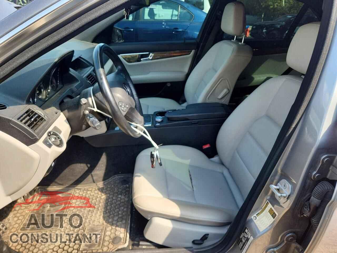 MERCEDES-BENZ C-CLASS 2011 - WDDGF8FB4BF548075