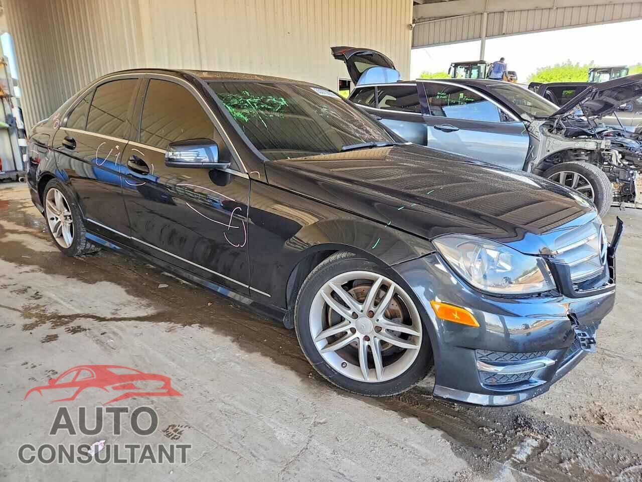 MERCEDES-BENZ C-CLASS 2012 - WDDGF8BB7CR205332