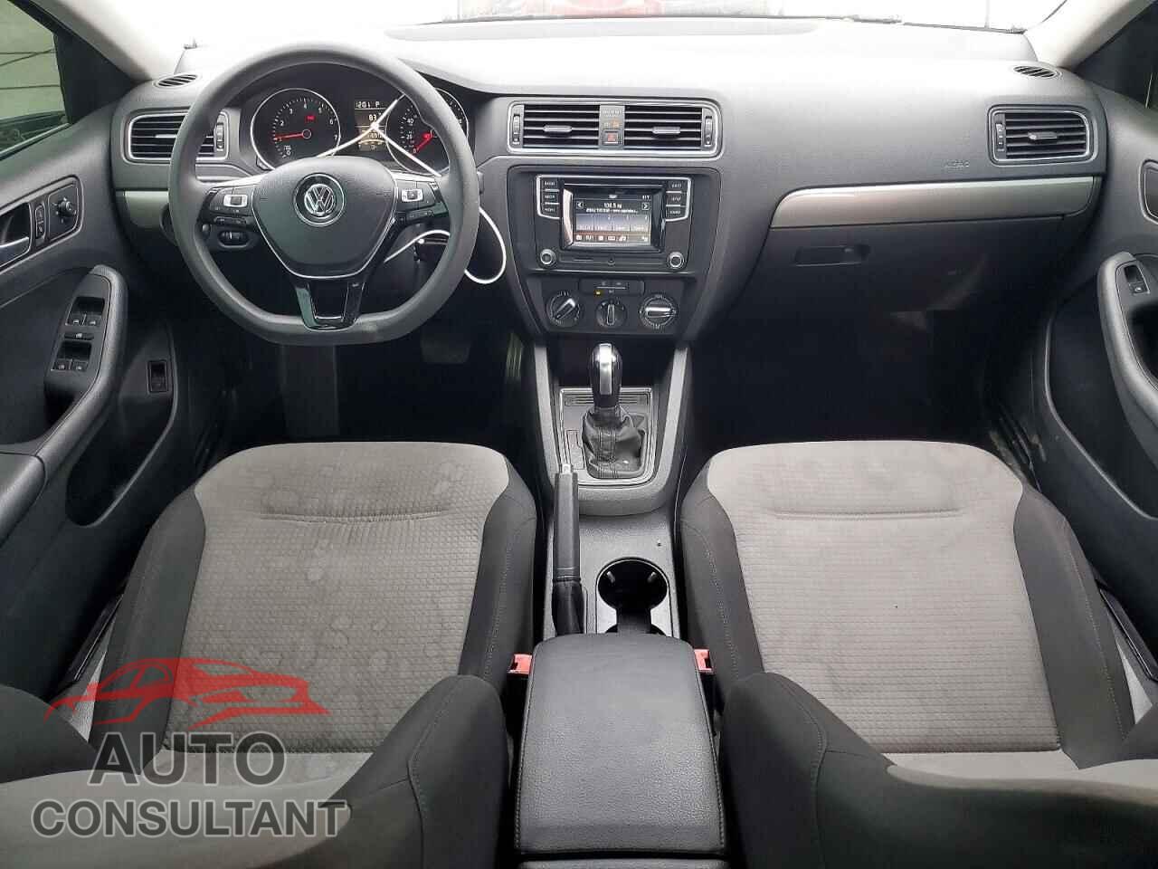 VOLKSWAGEN JETTA 2017 - 3VW2B7AJ3HM317960