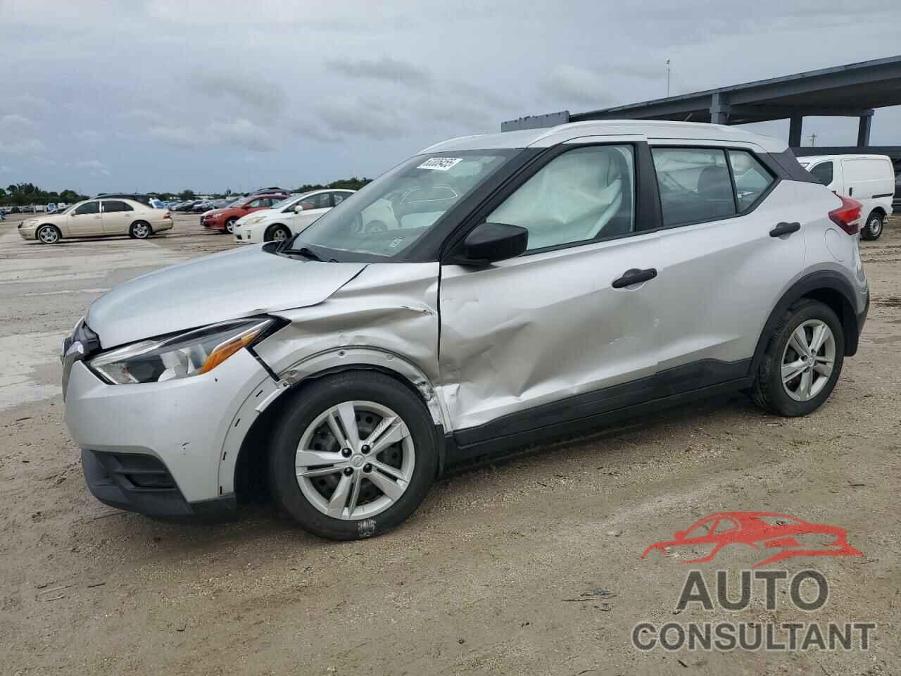 NISSAN KICKS 2018 - 3N1CP5CU5JL510193