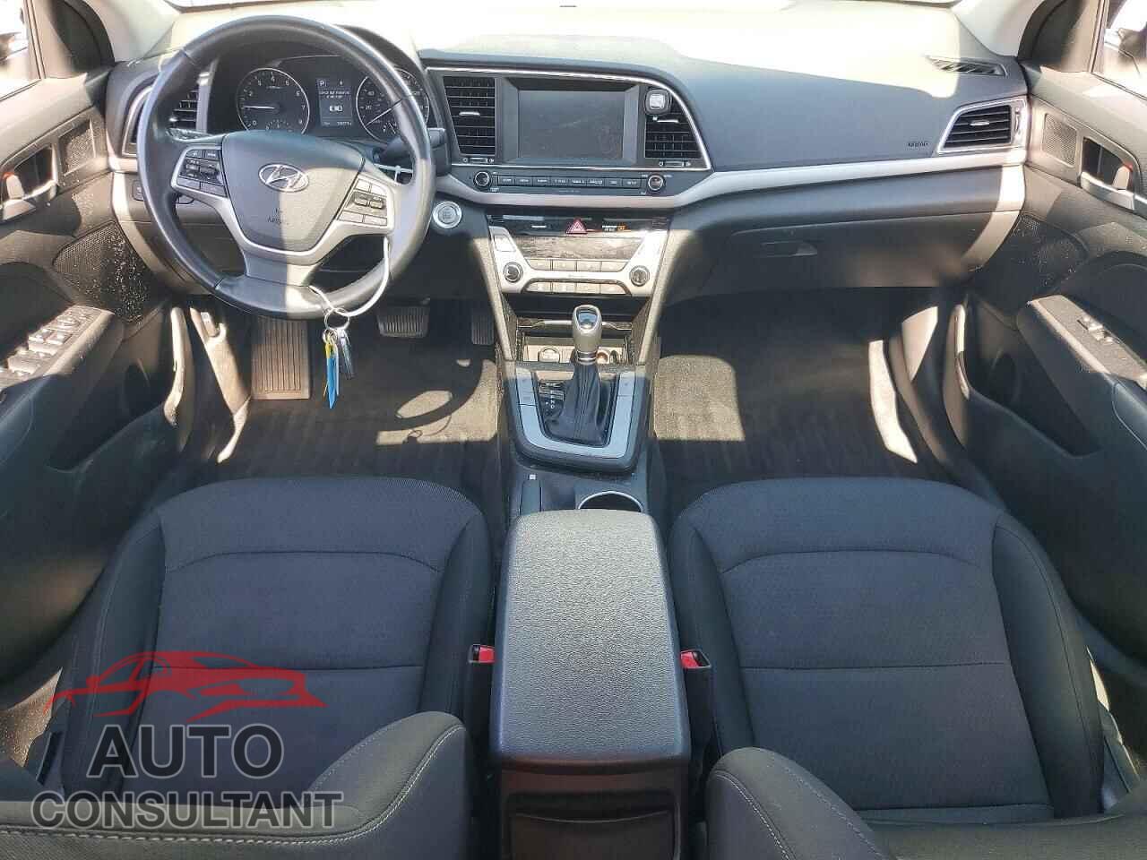 HYUNDAI ELANTRA 2018 - 5NPD84LF0JH347320