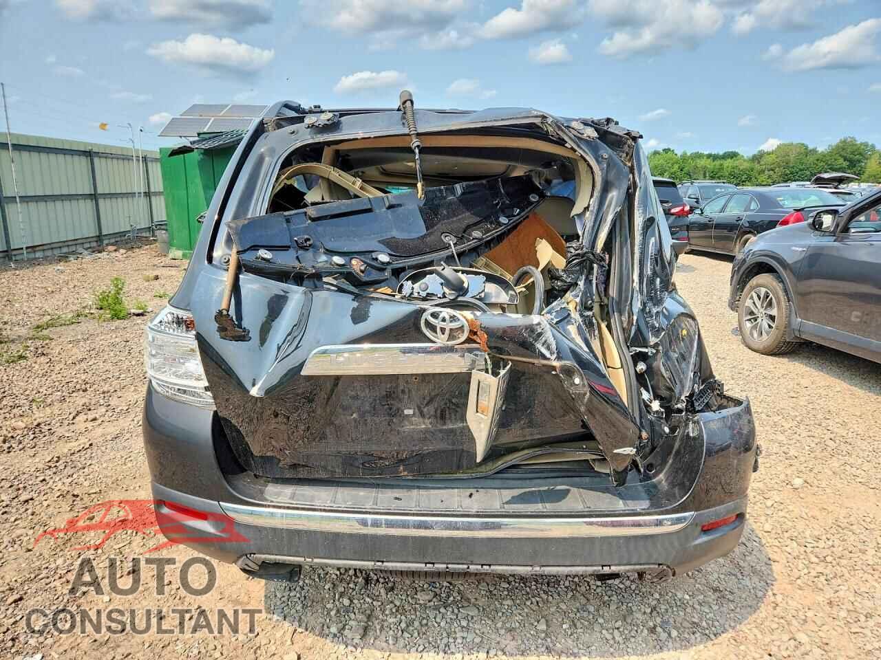 TOYOTA HIGHLANDER 2012 - 5TDBK3EH4CS133221