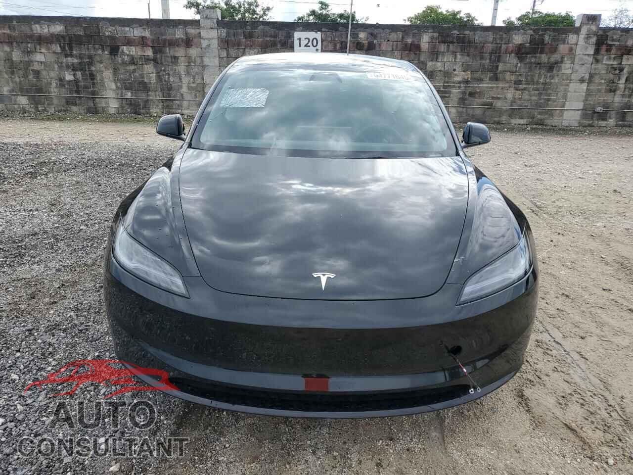 TESLA MODEL 3 2025 - 5YJ3E1EA8SF021656