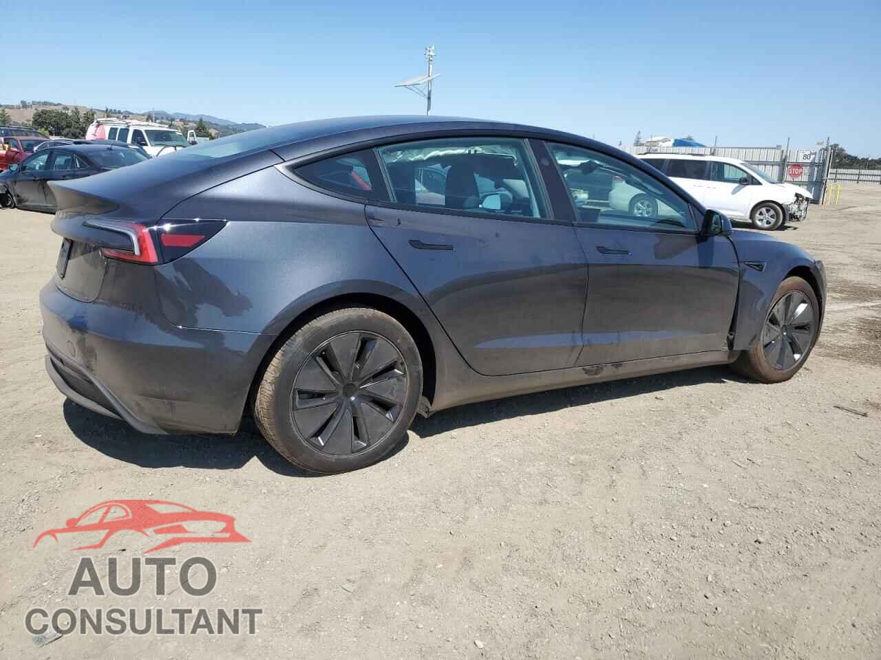 TESLA MODEL 3 2025 - 5YJ3E1EA2SF039148