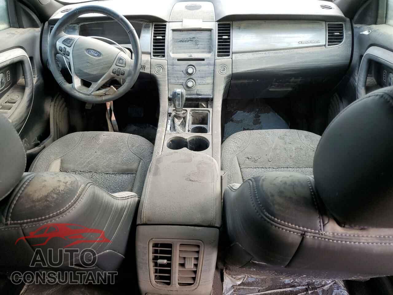 FORD TAURUS 2018 - 1FAHP2E85JG112123