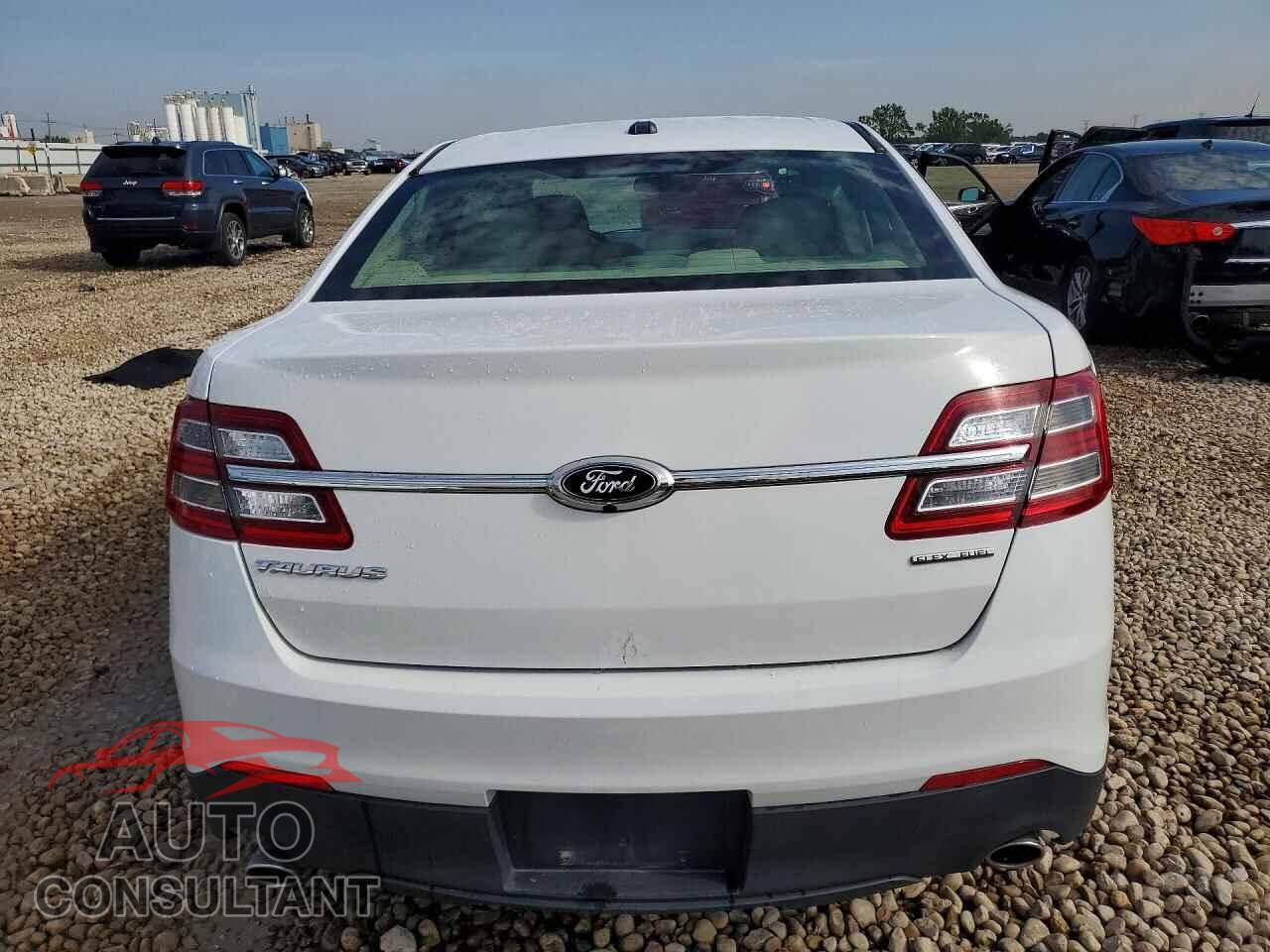 FORD TAURUS 2017 - 1FAHP2D83HG130065