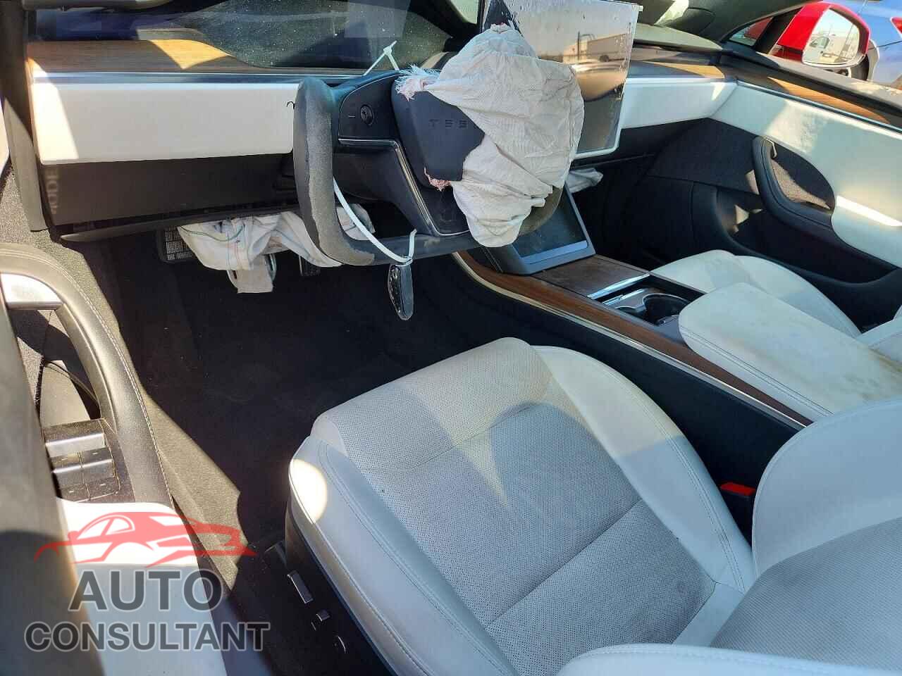TESLA MODEL S 2022 - 5YJSA1E56NF473877