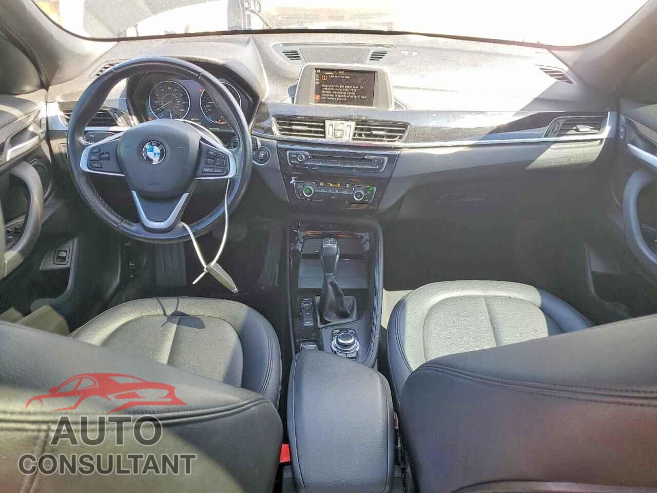 BMW X1 2016 - WBXHT3C34GP888564