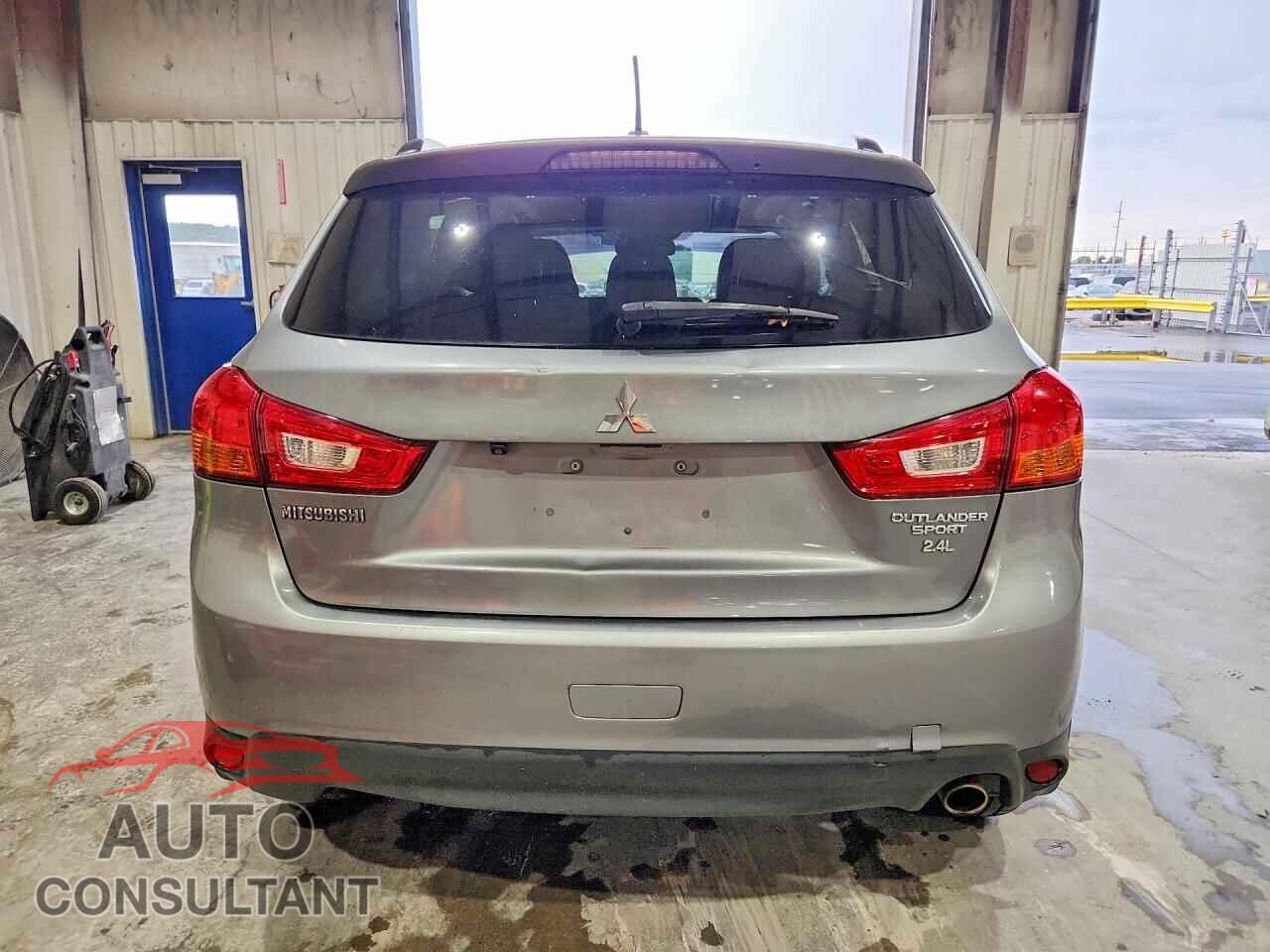MITSUBISHI OUTLANDER 2015 - 4A4AR4AW8FE030579