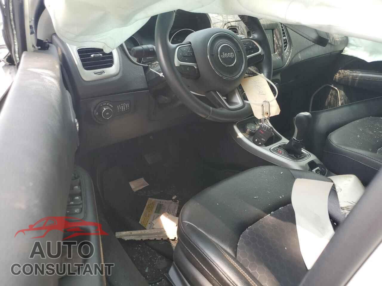 JEEP COMPASS 2019 - 3C4NJDBB2KT696021
