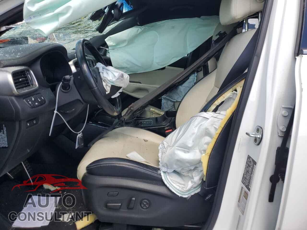 KIA SORENTO 2017 - 5XYPK4A55HG193407