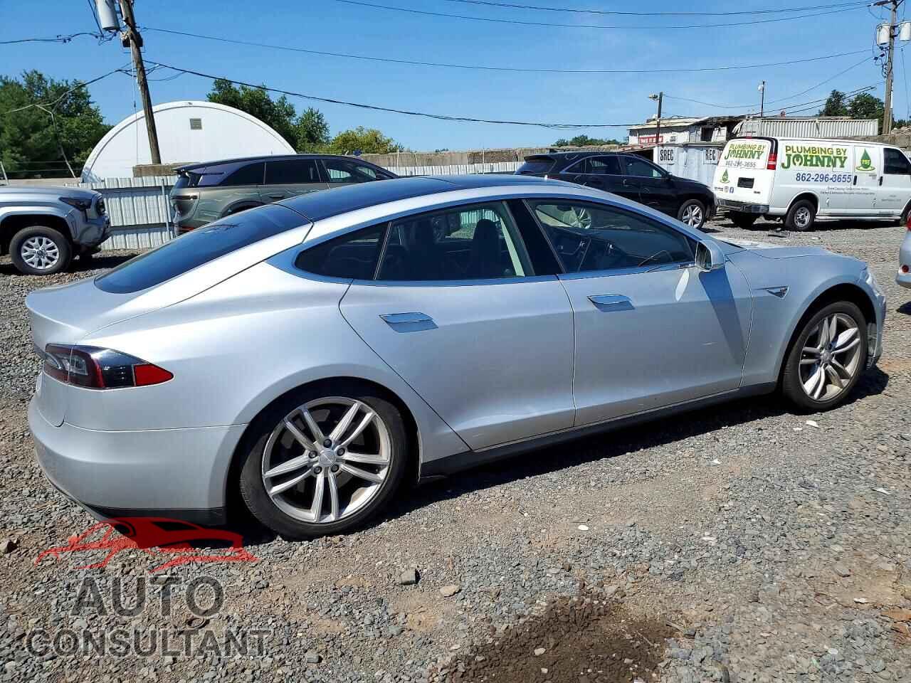 TESLA MODEL S 2012 - 5YJSA1DN8CFP02395