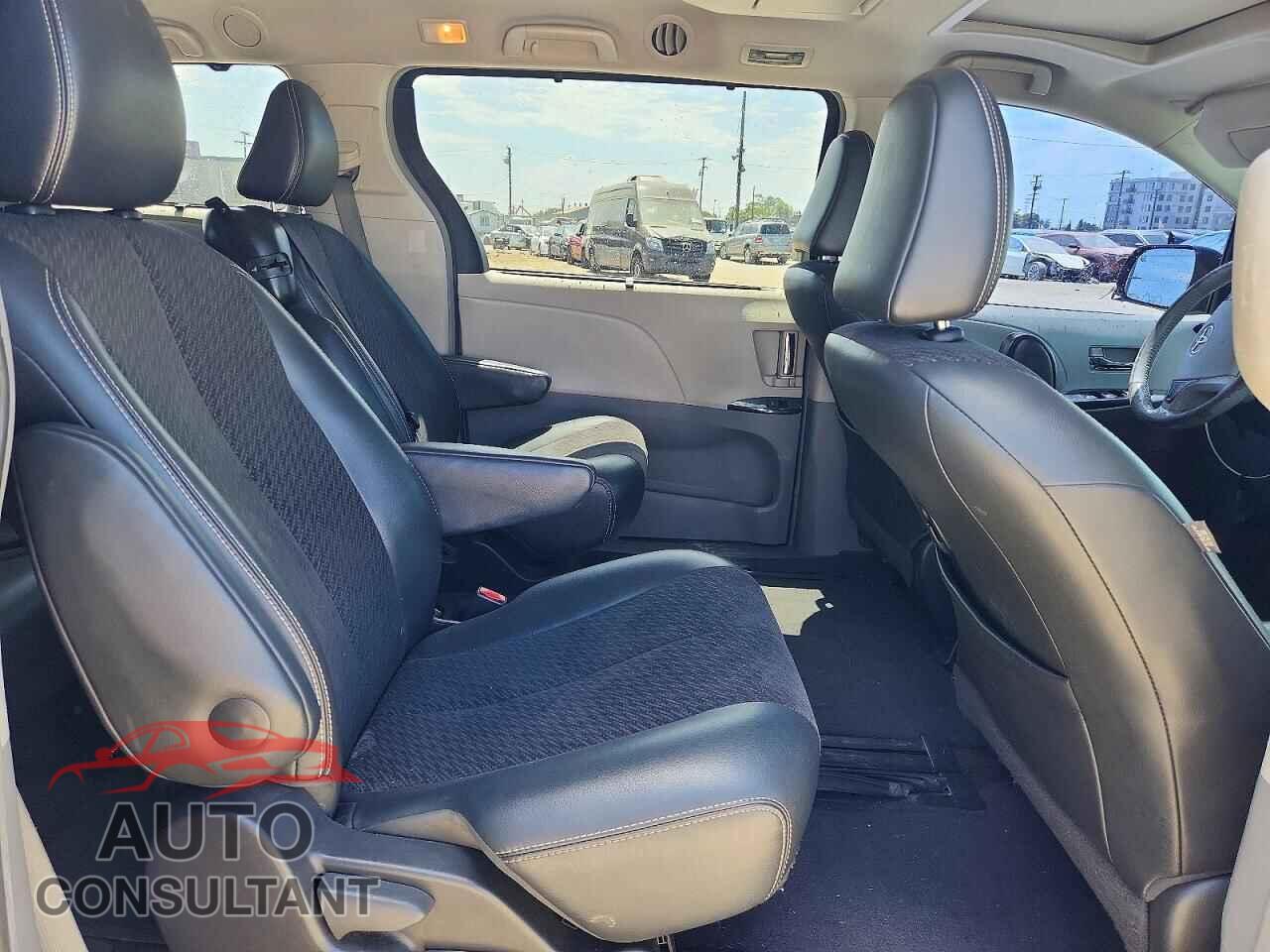 TOYOTA SIENNA 2013 - 5TDXK3DC8DS313184
