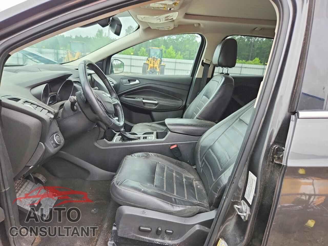 FORD ESCAPE 2017 - 1FMCU9J90HUE47611