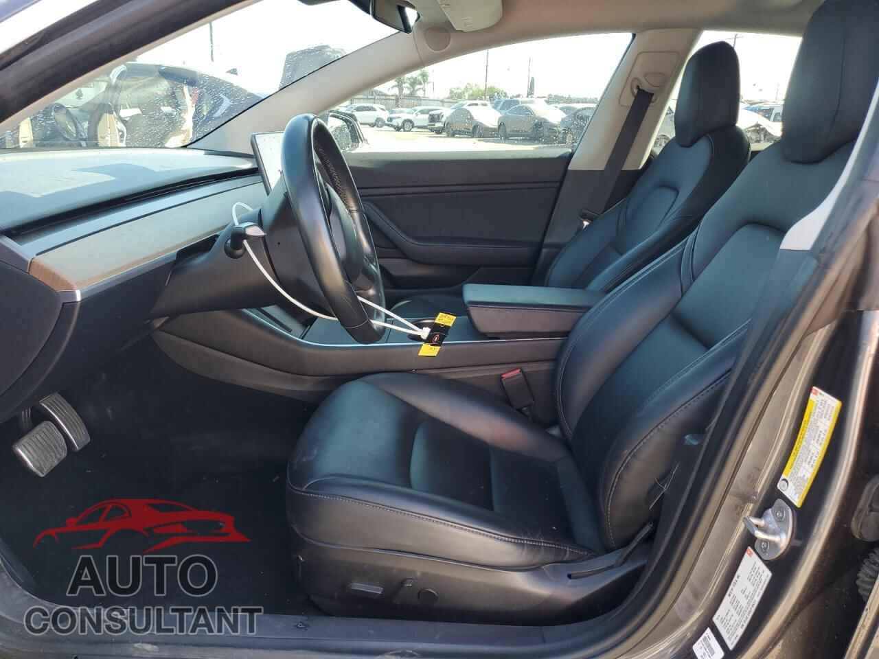 TESLA MODEL 3 2018 - 5YJ3E1EB5JF185311
