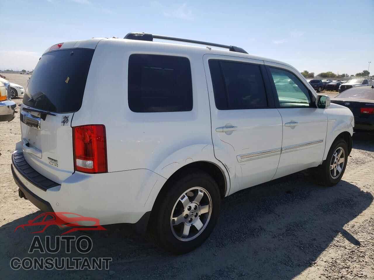 HONDA PILOT 2011 - 5FNYF4H94BB014080