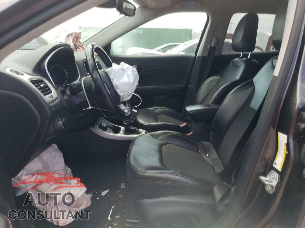 JEEP COMPASS 2020 - 3C4NJDBB8LT165200