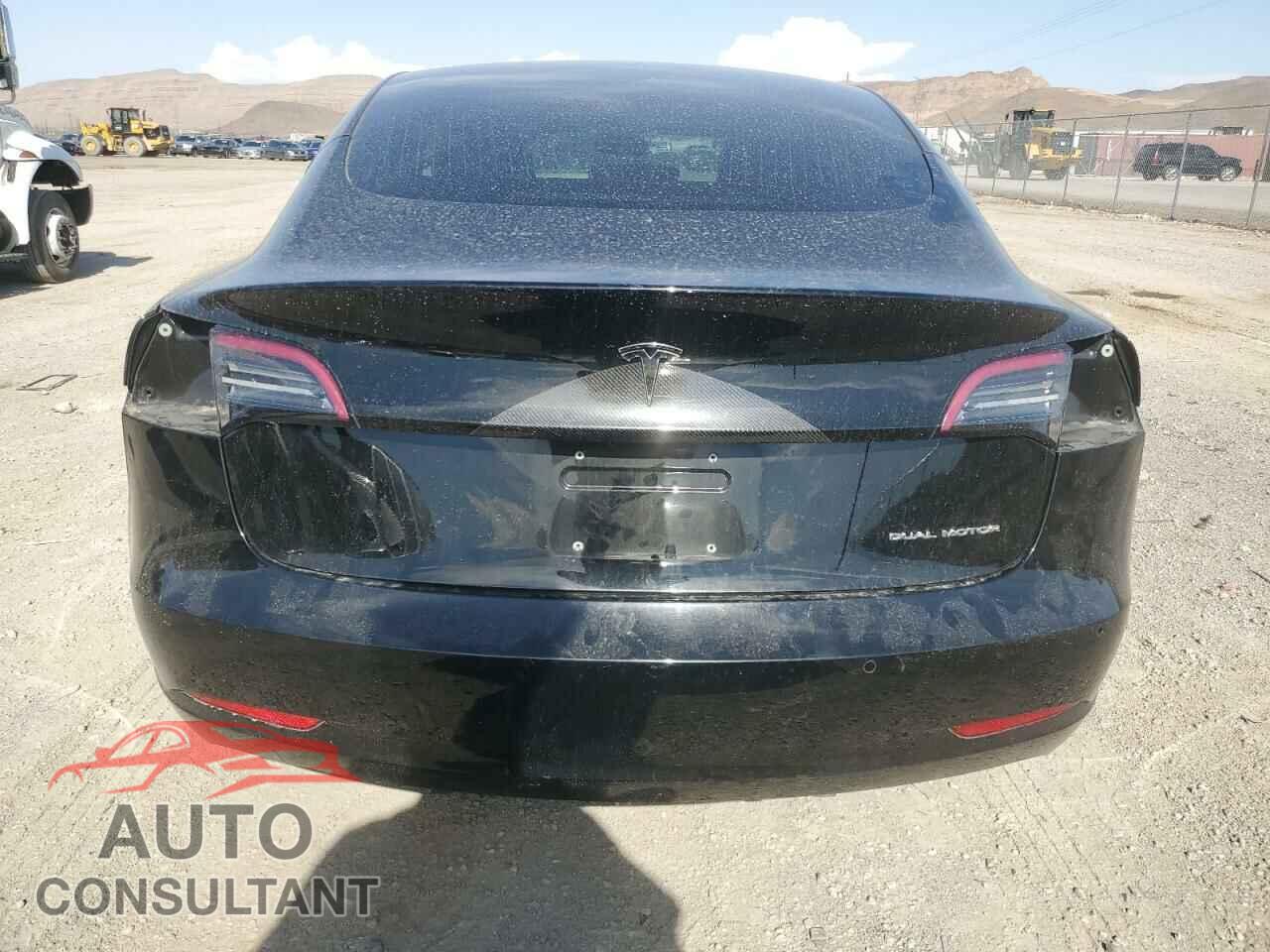 TESLA MODEL 3 2018 - 5YJ3E1EB4JF068352