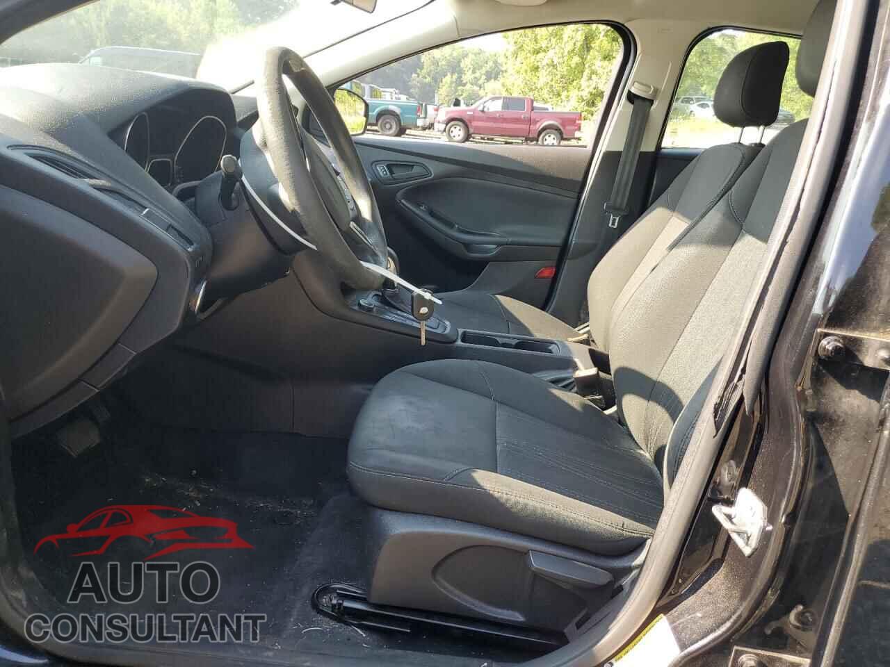 FORD FOCUS 2017 - 1FADP3E21HL311347