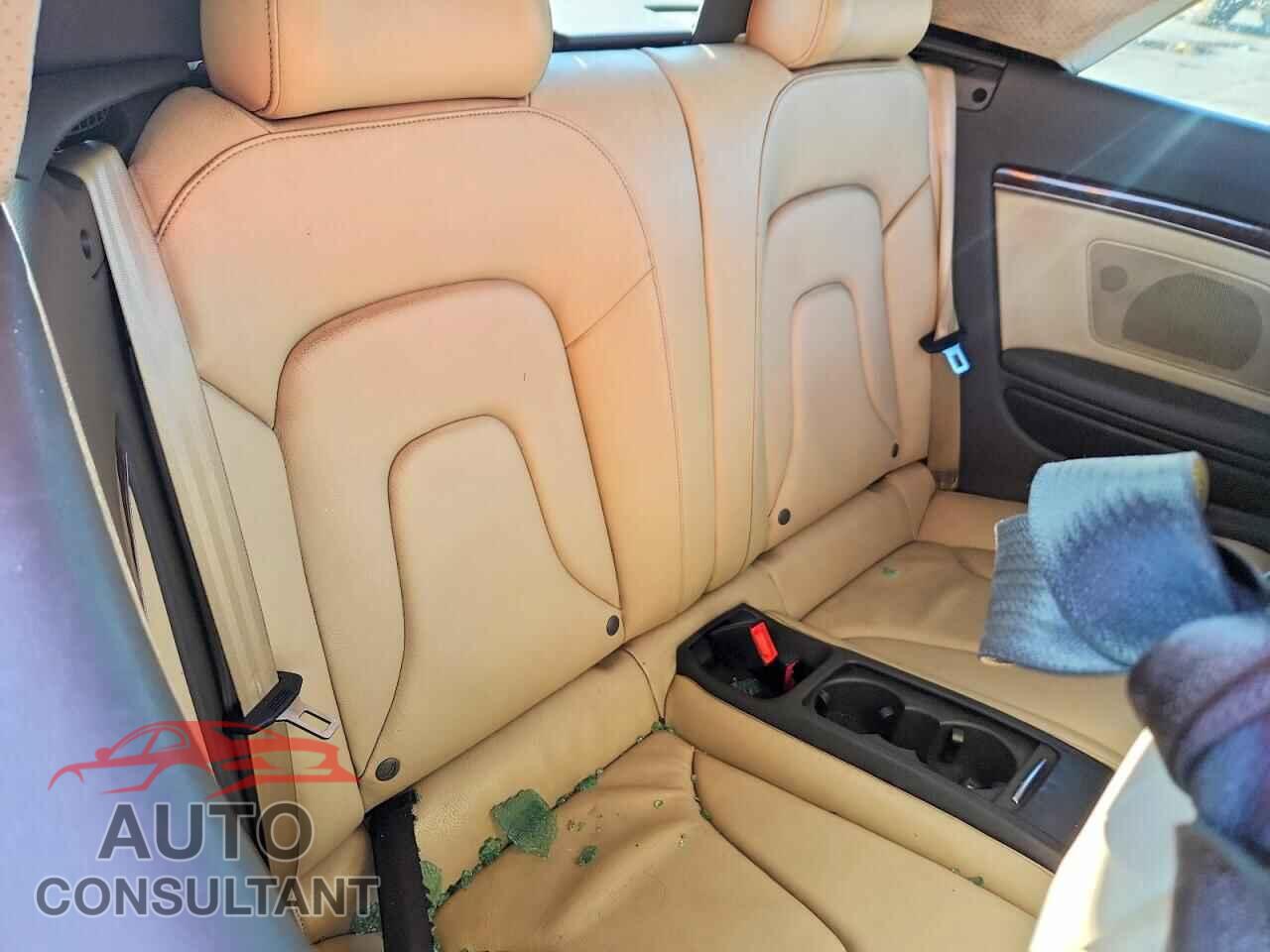 AUDI A5 PREMIUM 2013 - WAULFAFH7DN016894