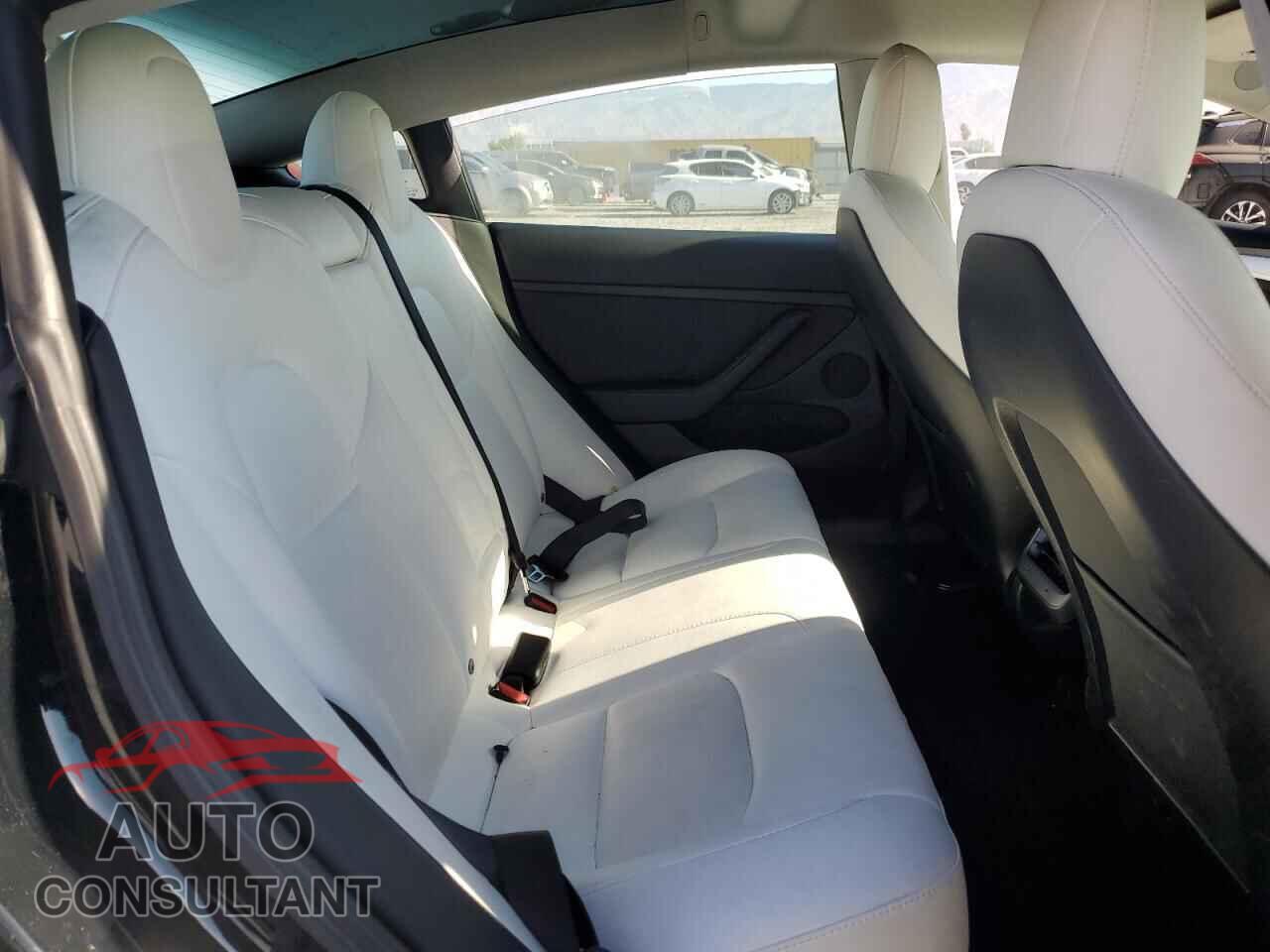 TESLA MODEL 3 2022 - 5YJ3E1EA4NF375615