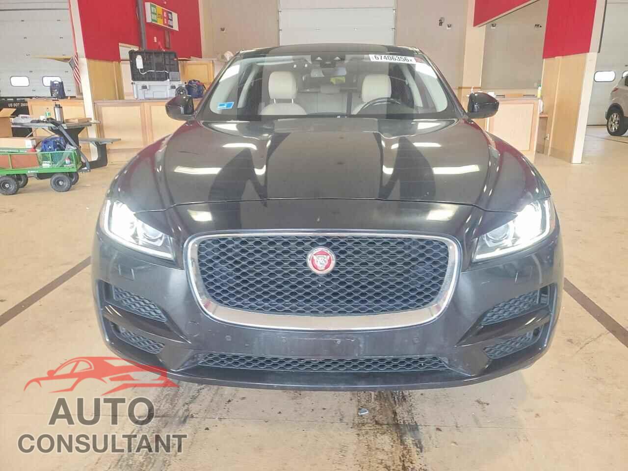 JAGUAR F-PACE 2017 - SADCJ2BV4HA048349