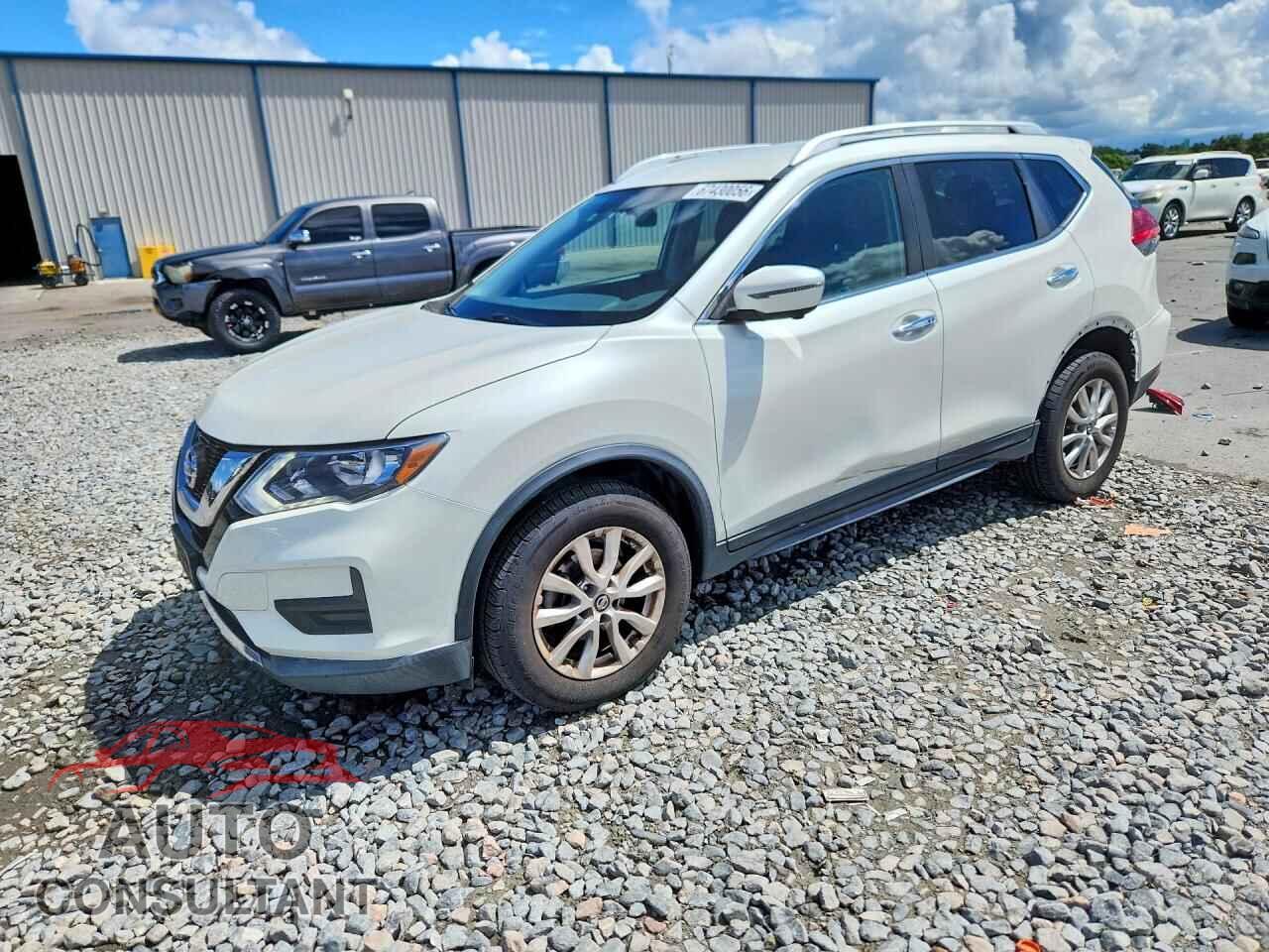 NISSAN ROGUE 2017 - KNMAT2MV0HP561962