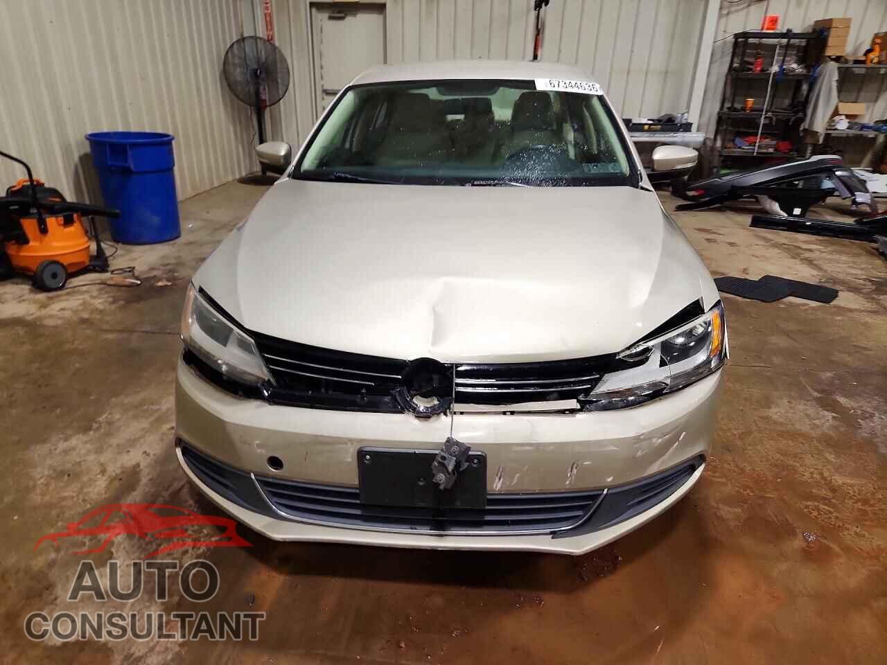 VOLKSWAGEN JETTA 2014 - 3VWD17AJ4EM219088