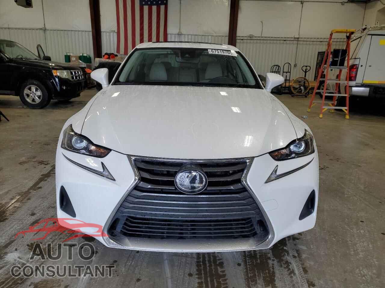 LEXUS IS 2020 - JTHAA1D27L5109015
