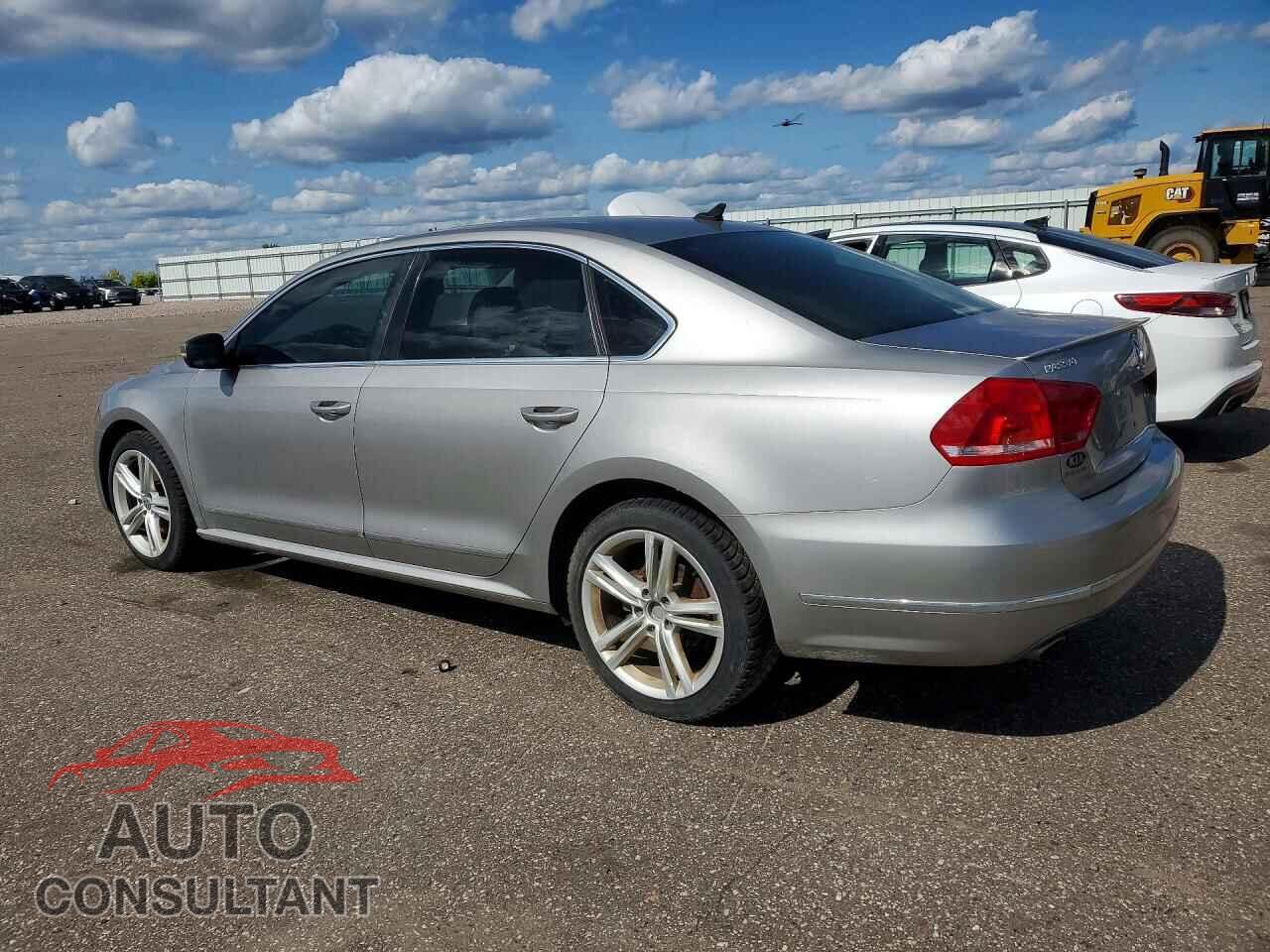 VOLKSWAGEN PASSAT 2013 - 1VWCN7A33DC050263