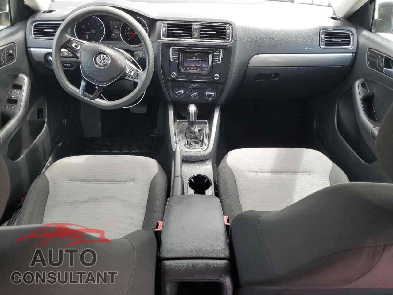 VOLKSWAGEN JETTA 2017 - 3VW2B7AJ3HM278321