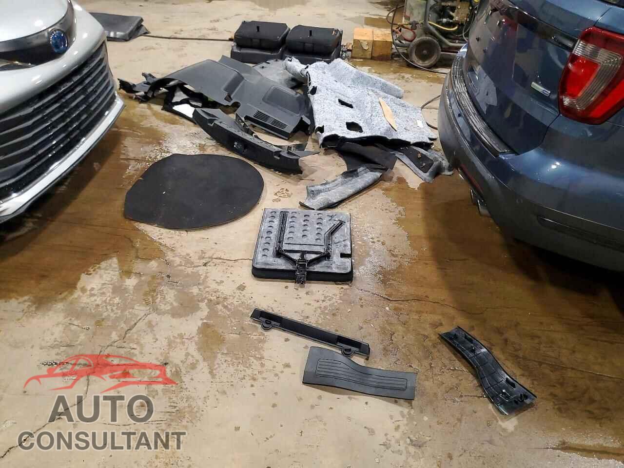 FORD EXPLORER 2018 - 1FM5K8GT3JGB62028