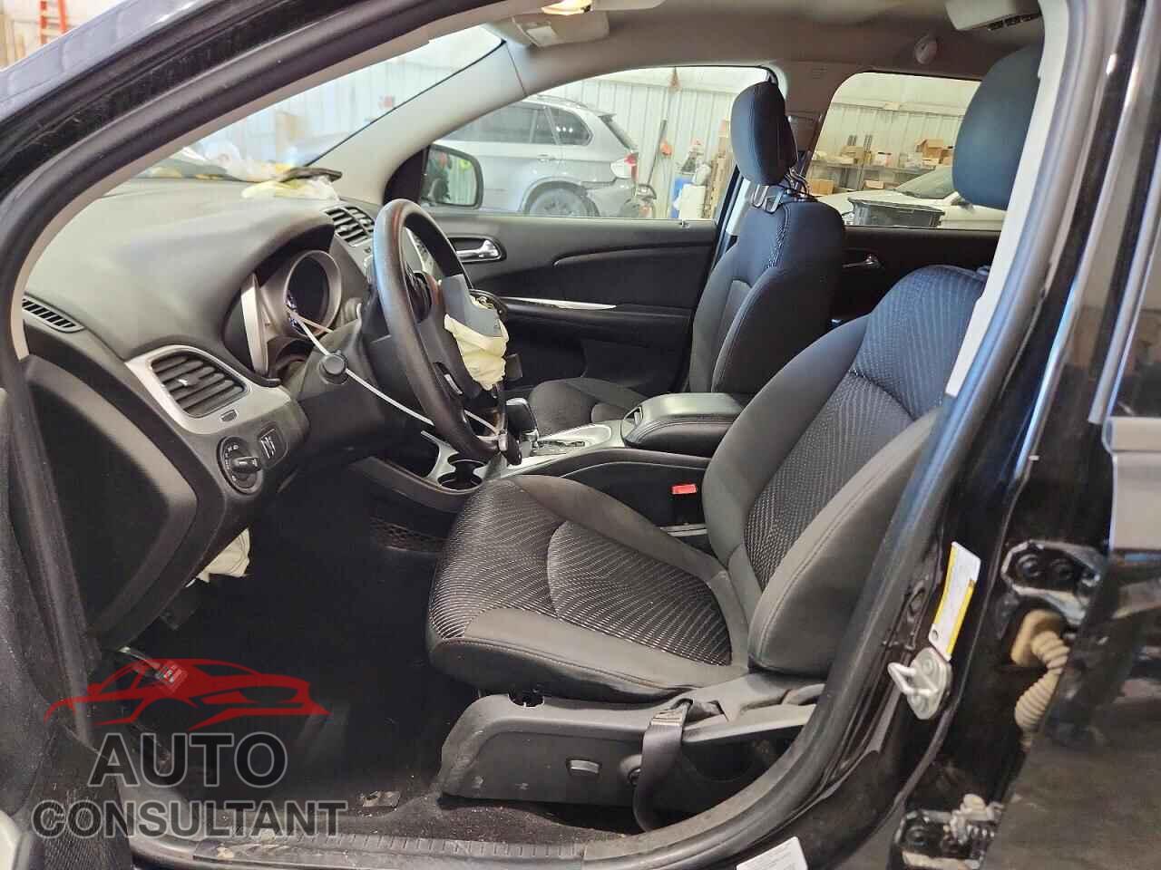 DODGE JOURNEY 2017 - 3C4PDCBG3HT523543