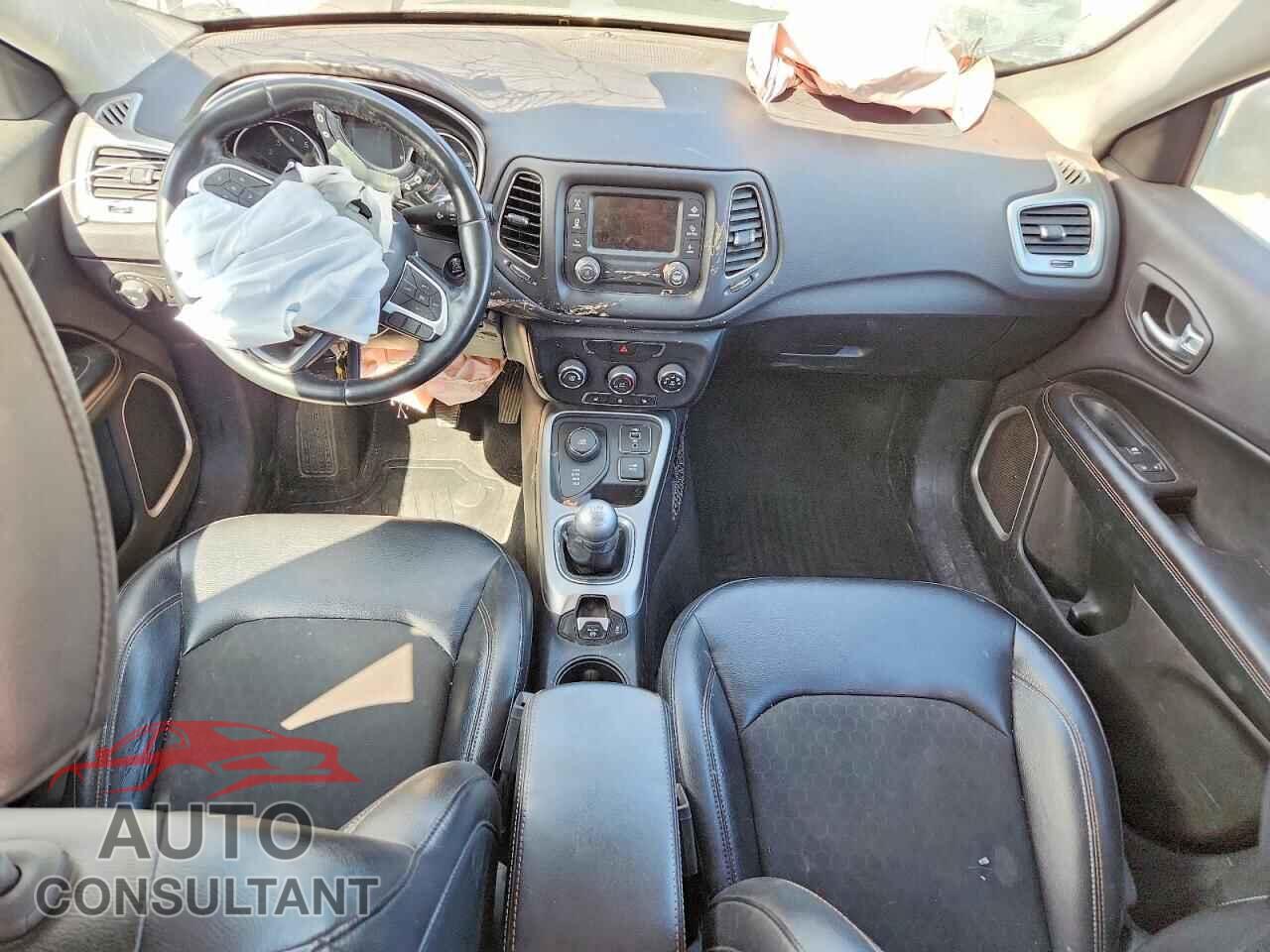 JEEP COMPASS 2018 - 3C4NJDBBXJT114620