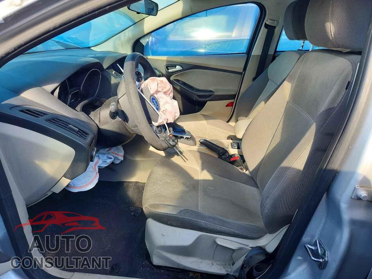FORD FOCUS 2014 - 1FADP3K22EL437376